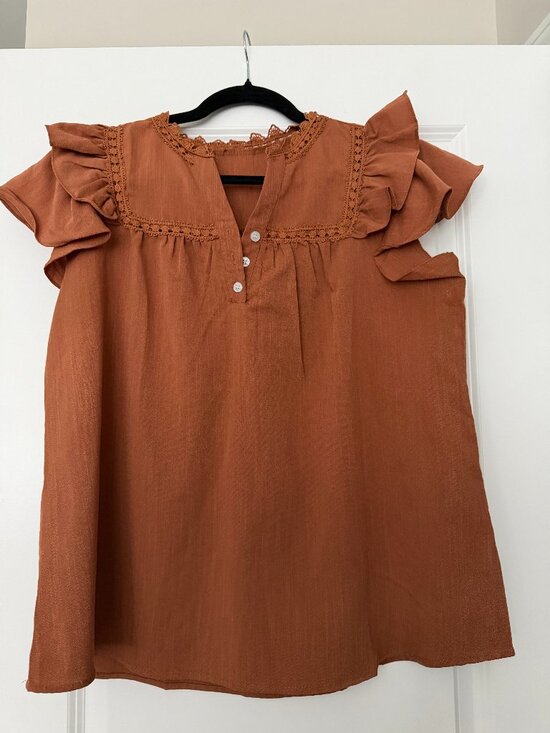 Tops - Rust/brown casual flutter sleeve shirt